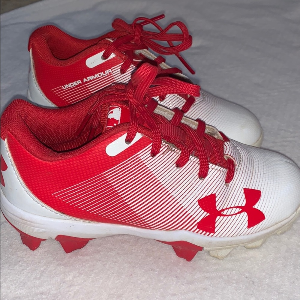 “UNDER ARMOUR” kids baseball shoes